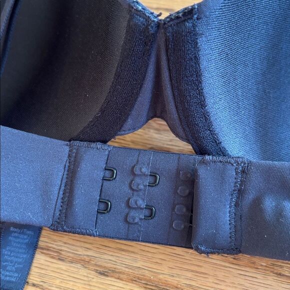 Skims Classic Black Women's Bra Size 36C - Picture 4 of 7
